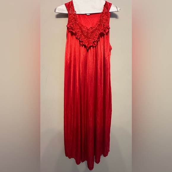 Vintage Red Lace Trim Chemise Medium - Picture 1 of 5